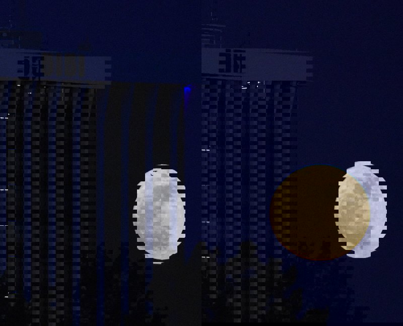 5151 Moon